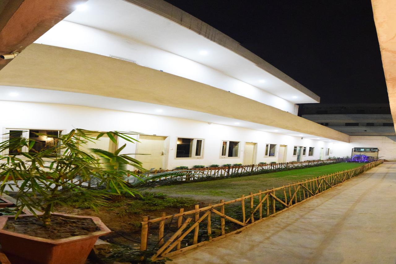 Hotel Palace Amritsar Eksteriør billede